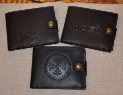 Портмоне коричневый mini с денежной формулой богатства, купить амулет, талисман, оберег, пентакль