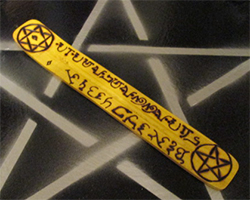 Подставка для курительных палочек с изображением имен Бога