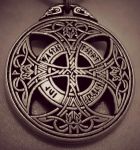 Рунический талисман денежного потока